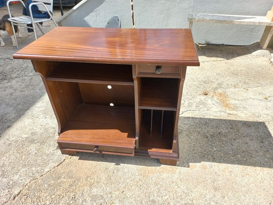 Mesa sala mogno usada