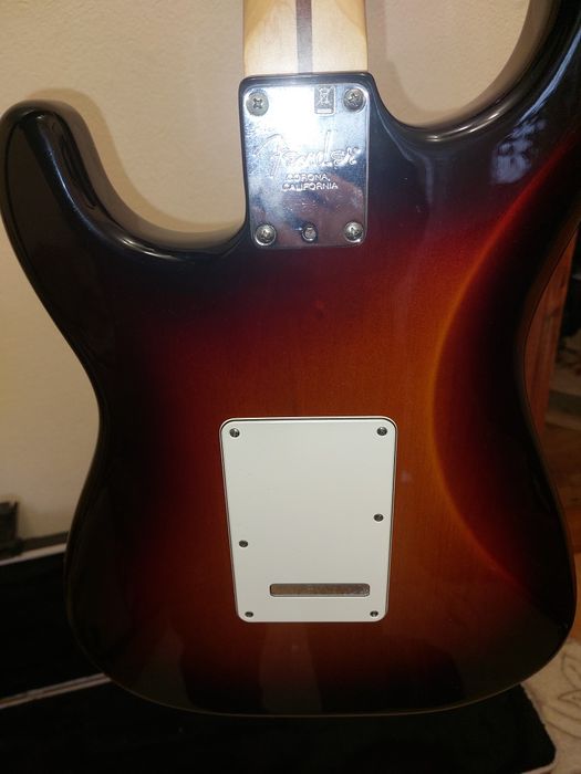 Продам Fender stratocaster usa
