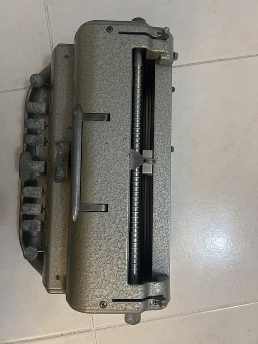 Vendo máquina de escrever antiga da perkins brailler