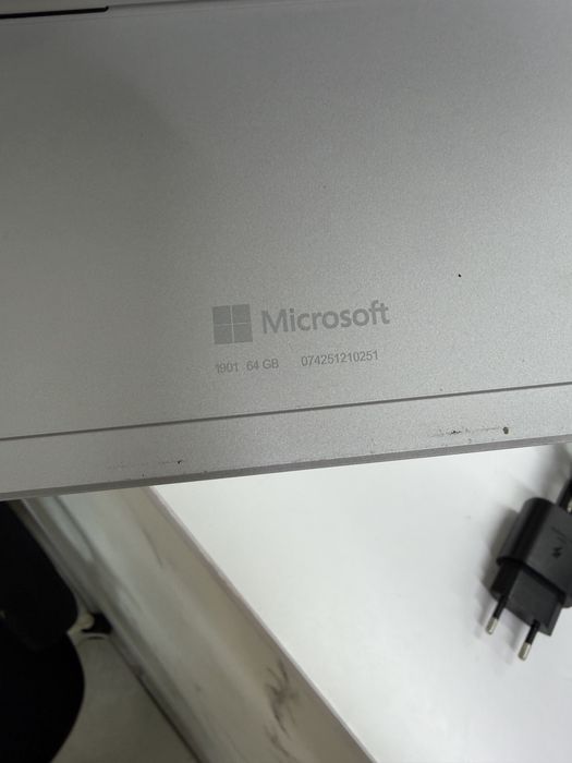 Microsoft Surface go 2 4/64 с клавиатурой