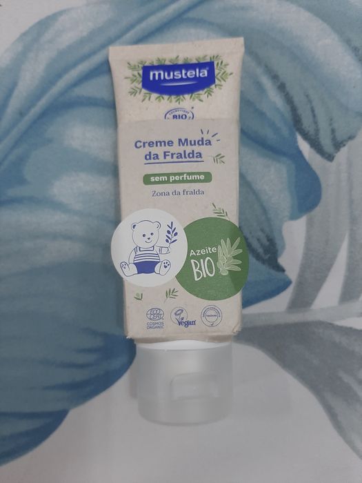 Lote 72 cremes Mustela Bio