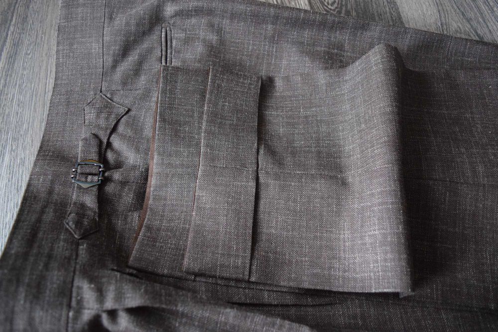 Brązowe spodnie Suitsupply MTO, rozmiar 50. OSTATNIA OBNIŻKA