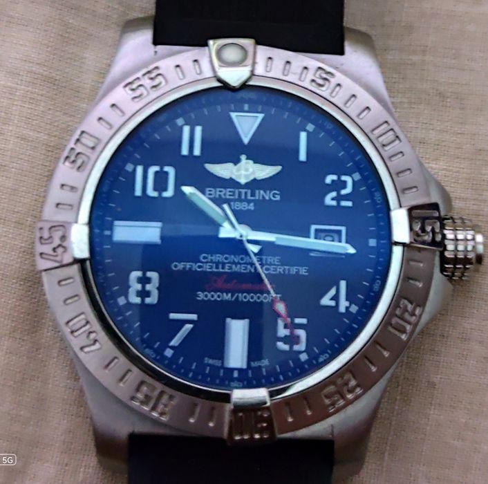 Breitling avanger A17331