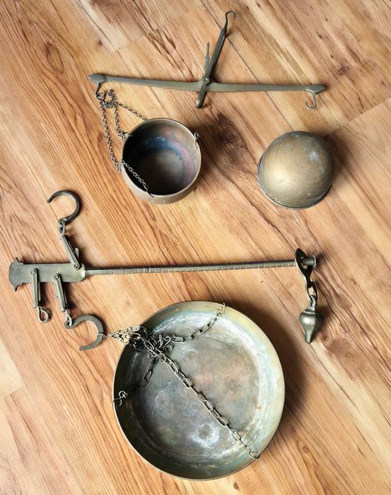 Wisząca hakowa waga szalkowa stylizowana mosiężna 2szt