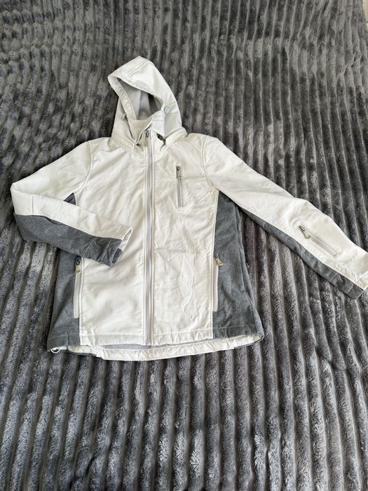 Куртка жіноча біло-сіра 38 та ментолова 36