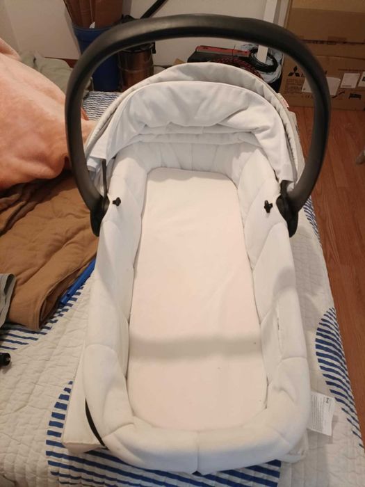 Alcofa em ótimo estado