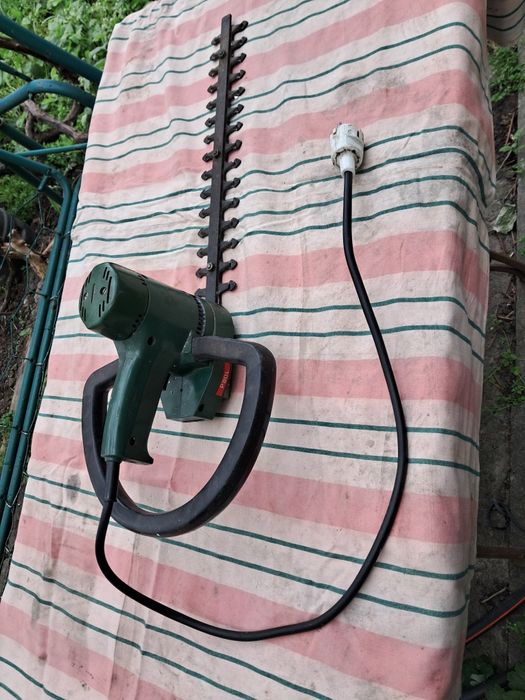 кущоріз електричний Bosch