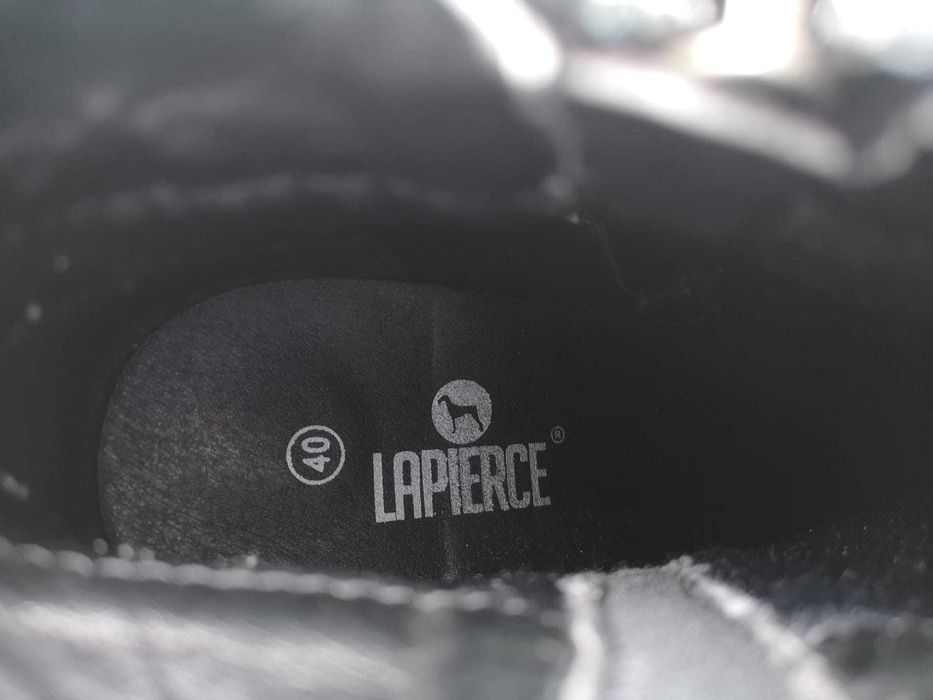 Botas pretas tamanho 40