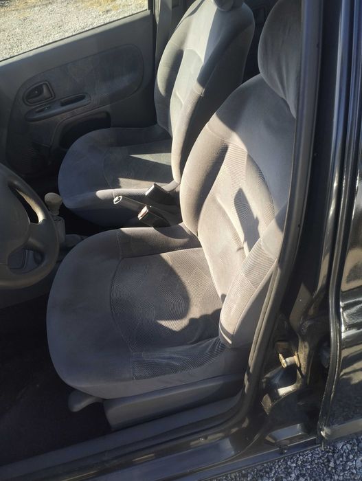 Renault Clio 1.2 60cv só 140000kms
