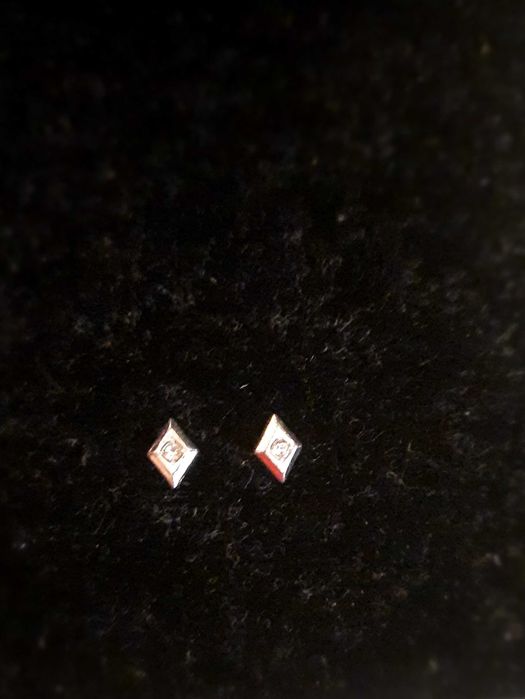 Brincos prateados nunca usados - 6 pares