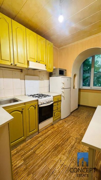 Продам большую 3 комн. квартиру 61 м2 ул.Независимости (Титова)