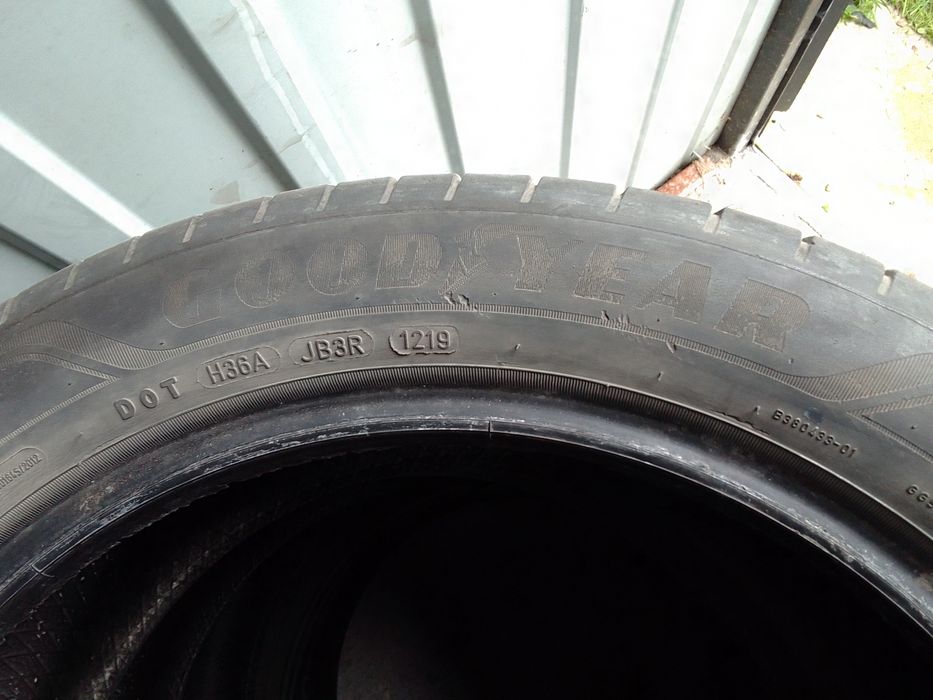 2 Opony letnie 215/50r17 GOODYEAR 6mm