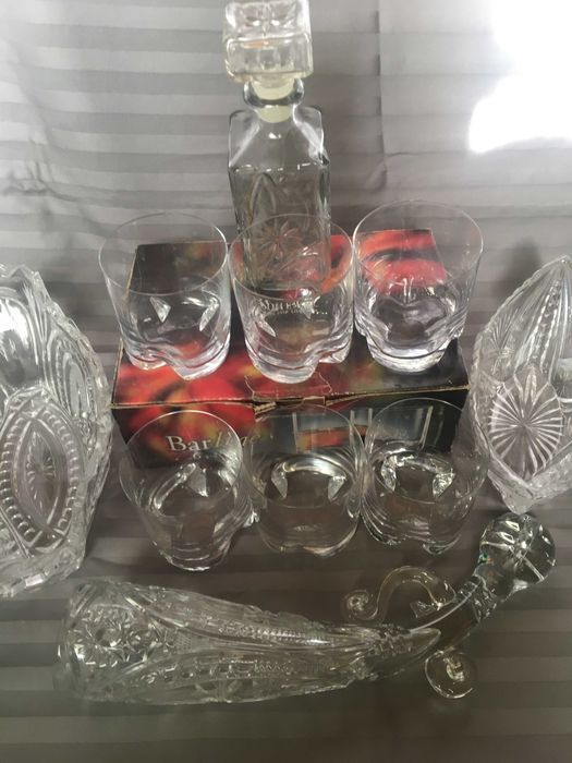 Кришталь-рюмки,ріг,штоф,салатники,бокали віскі, весільні келихи. Фляга