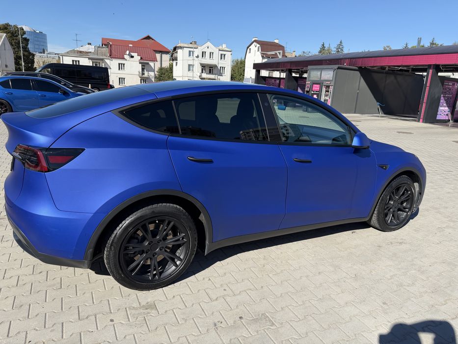 Tesla model Y 2021