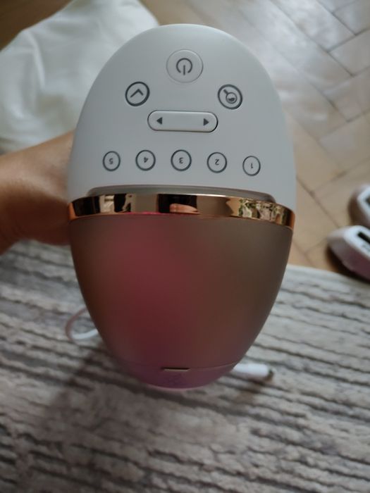 Depilator IPL Philips Lumea BRI977/00 używany.