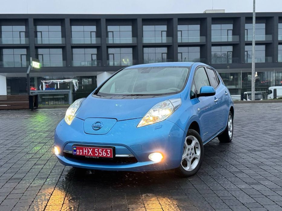 Nissan Leaf 24 kWh у гарному стані, салон охайний, акумулятор 8/12 поділок. Надійний, економічний та екологічний варіант для міста. Реальний запас ходу становить приблизно 100-120 км. залежно від стилю  їзди та температури. Гарна комплектація: підігрів сидінь, підігрів керма, омивач фар, камера заднього огляду, два ключі, сервісна книжка, швидкісна зарядка (CHAdeMO), та ін, другий комплект коліс за додаткову оплату. Домашня та швидкісна зарядка працює без проблем. Доступний перегляд у Львові - домовимось по телефону. Готовий до будь яких перевірок.
Свіжо пригнаний, доглянутий, знаходиться у Львові. Авто розмитненне на фірму, стоіть на транзитних номерах, перша реєстрація 1500 грн і ви перший власник в Україні, 2 ключа, сервісна книжка.

Велике прохання дурниць не пропонувати.
Електроавто за вигідною ціною - не прогав можливість! Хороше авто як для себе так і на перепродаж. Прохання дзвонили лише справді зацікавленим особам на номер +38 нуль (96) 8 нуль 4 45 84 або Viber/Telegram.

Переходьте на телеграм канал:
https://t.me/electrocar_norway

Усім гарного дня та вдалих покупок!