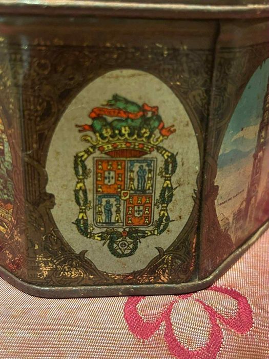 Lata antiga de coleção