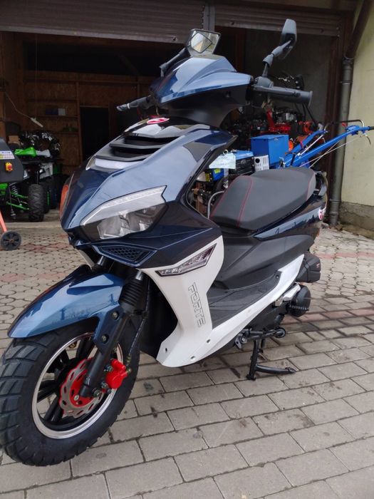 Скутер Forte Canoe