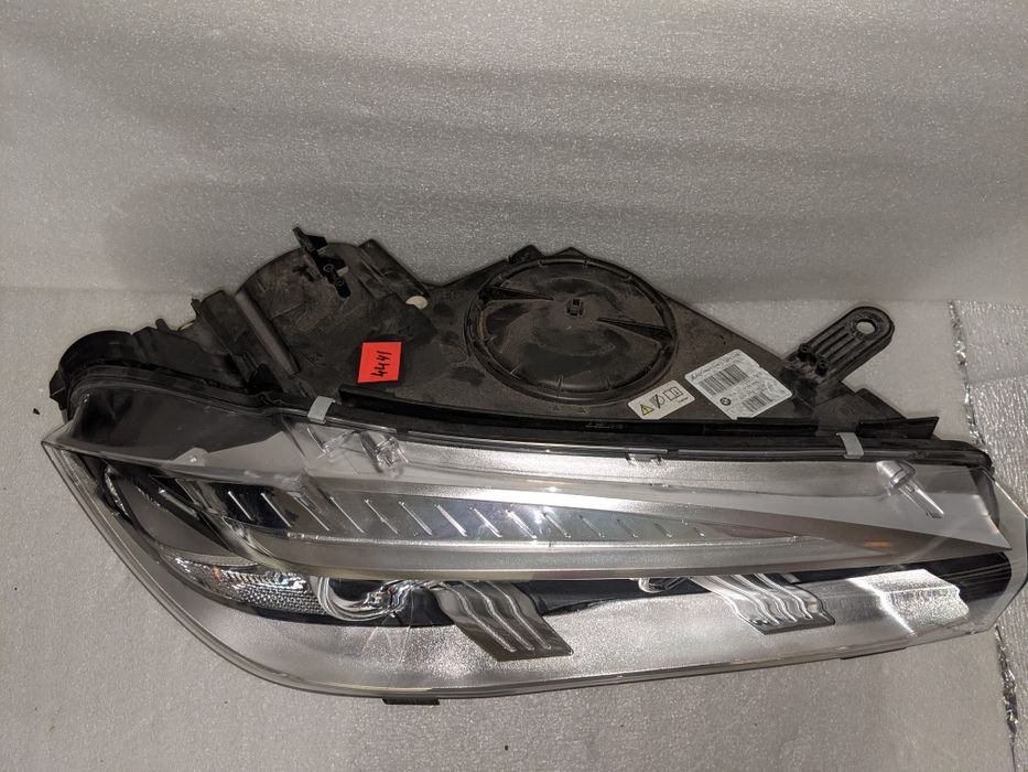 Правая фара BMW X5 2014-2019 ксенон