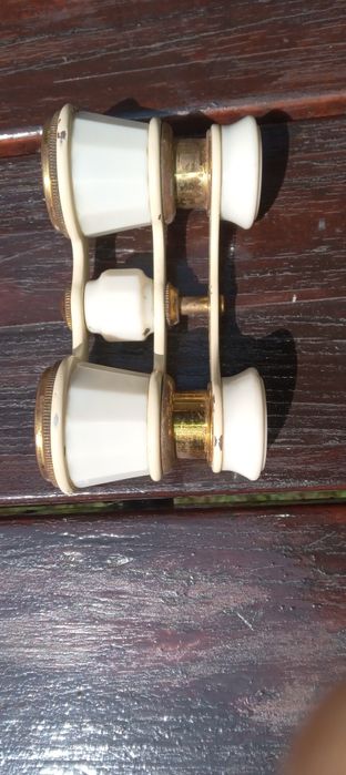 Бинокль театральний