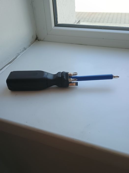 Śrubokręt wielofunkcyjny 8w1