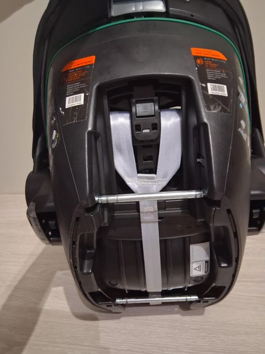 Britax Römer baby-safe  isense + flex base iSENSE