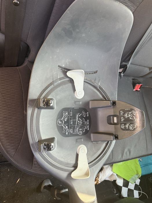 Fotelik cybex sirona t size z bazą obrotową 360 st