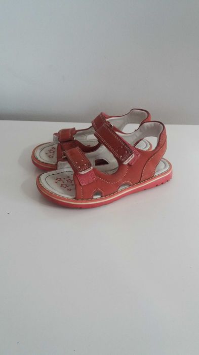 sprzedam sandałki dziewczęce z lasockiego rozmiar 26.Jak nowe