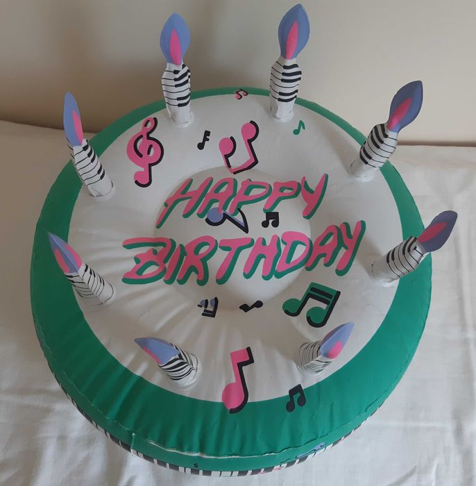 Bolo de Aniversário Insuflável + Decorações Festivas Infantis
