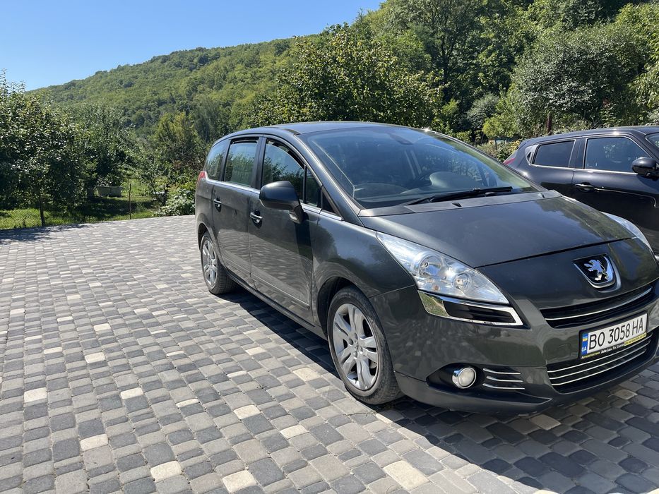 Peugeot 5008 1.6 дизель 2012 рік