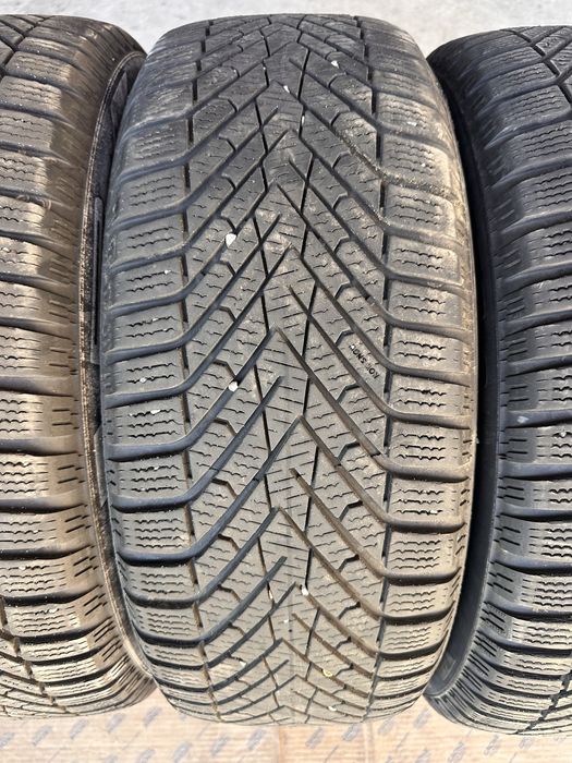 Резина зимная.     Pirelli.    215.55.17.   Romania