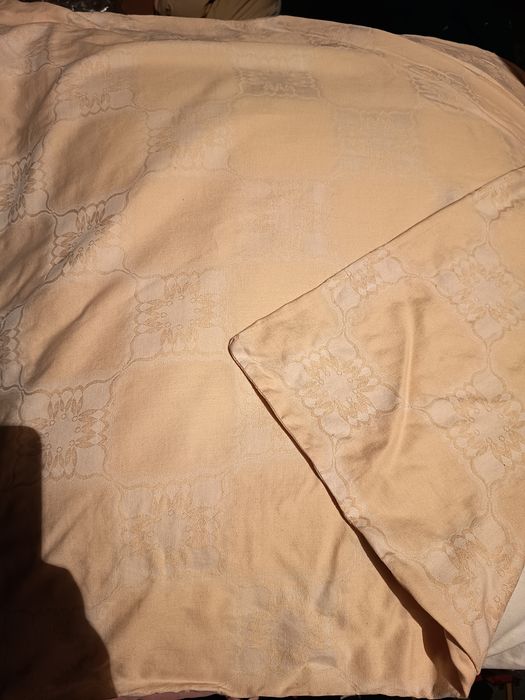 Duża poduszka z pierza i puchu 80 x 80 biała