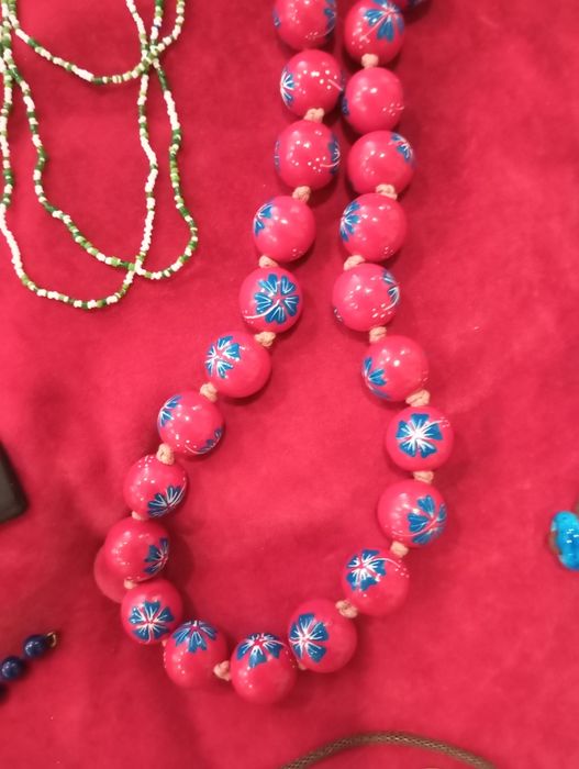 Біжутерія,прикраси бусини