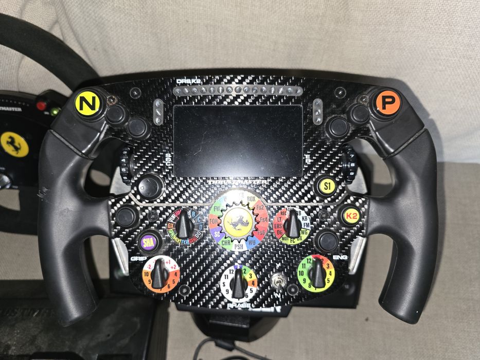 Simracer base trustmaster pc racer