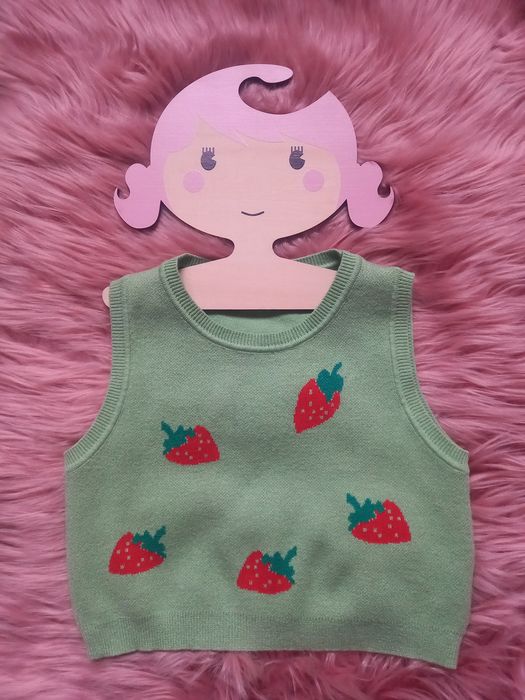 Top bluzka kamizelka truskawki Shein roz 140 cm 9-10 lat
