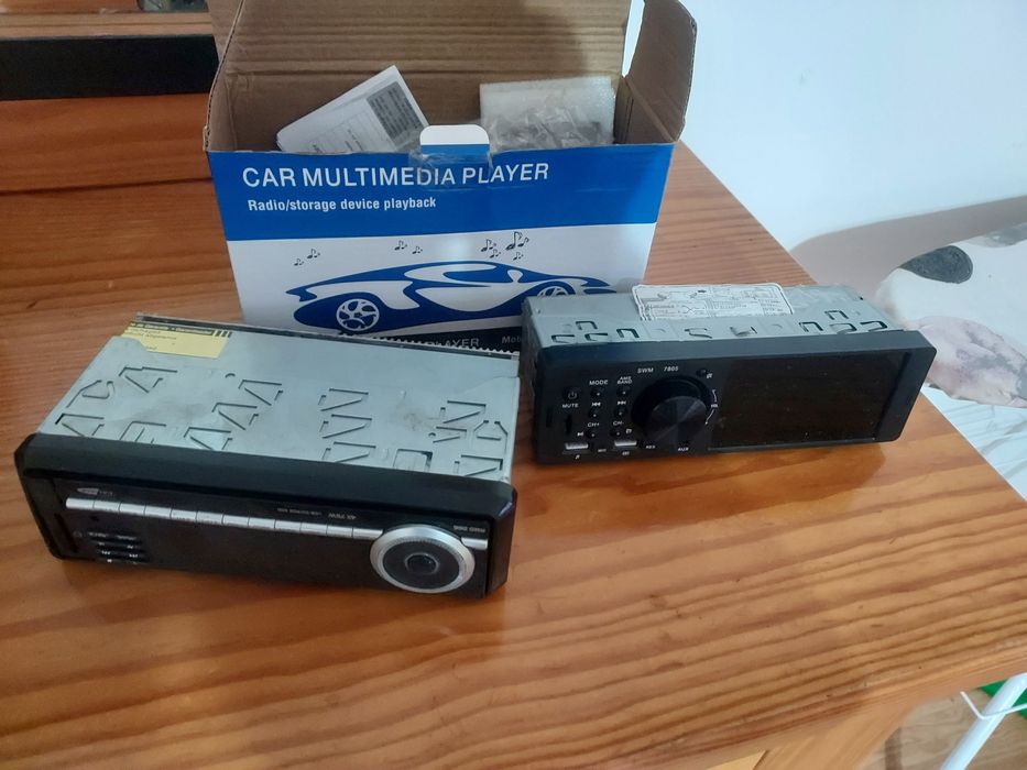 Dois radios a funcionar