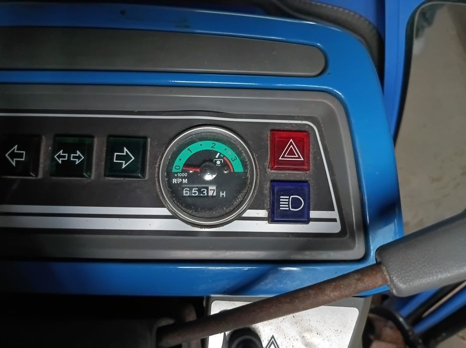 Iseki 2115 4x4 z pługiem do odśnieżania