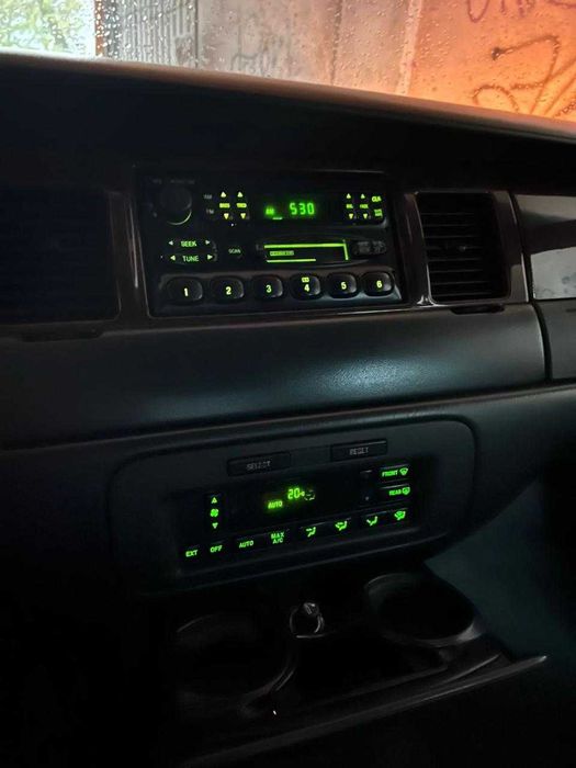 Lincoln Town Car 1999 VIN 1LNHM81W1XY691703 фото оголошення 10 з 14