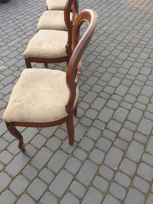 Stylowe antyczne krzesła do salonu jadalni