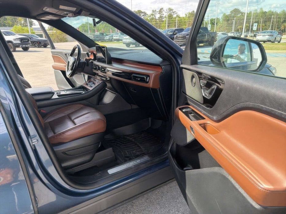 Lincoln Aviator      2020