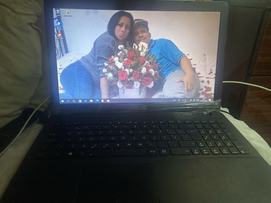 Computador muito bom perfeito pra jogar e trabalhar só está meio solto