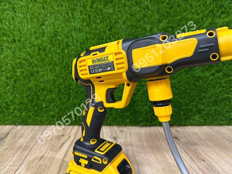 Аккумуляторная ручная мини мойка DeWalt DCPW550B 36V 6Ah 340 л/час