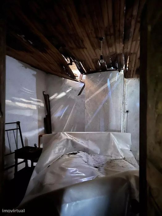 Casa Espaçosa em Caçarelhos e Angueira