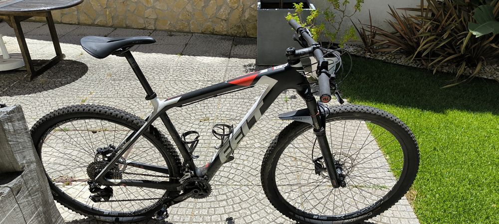 Bicicleta BTT marca, FELT