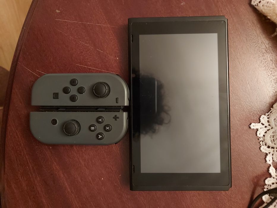 Nintendo Switch + Pokémon Sword Usado Sem Cabo de Alimentação