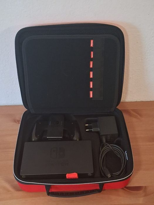 “Nintendo Switch Completa + Mario Kart + acessórios — 250€”