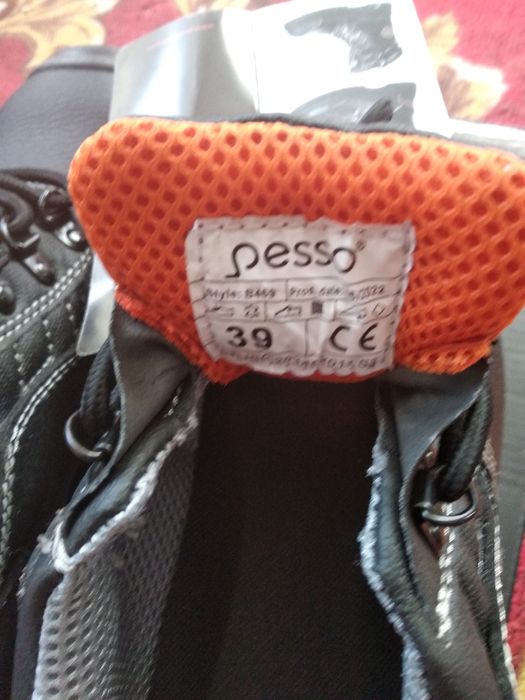 Ботинки  39 розмір