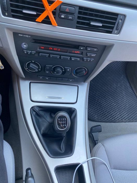 BMW e90 320i в рідній фарбі