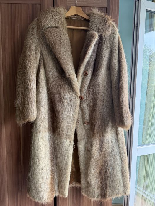 Futro z naturalnej nutrii – ręcznie wyszywane, vintage PRL