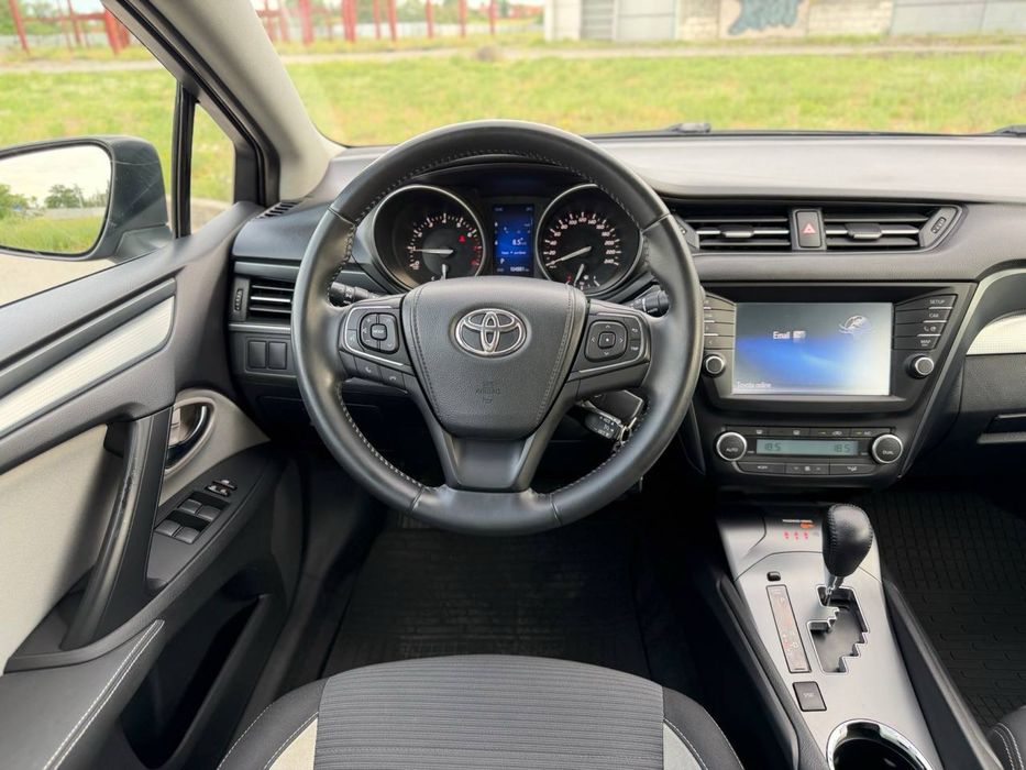 Toyota Avensis 2016